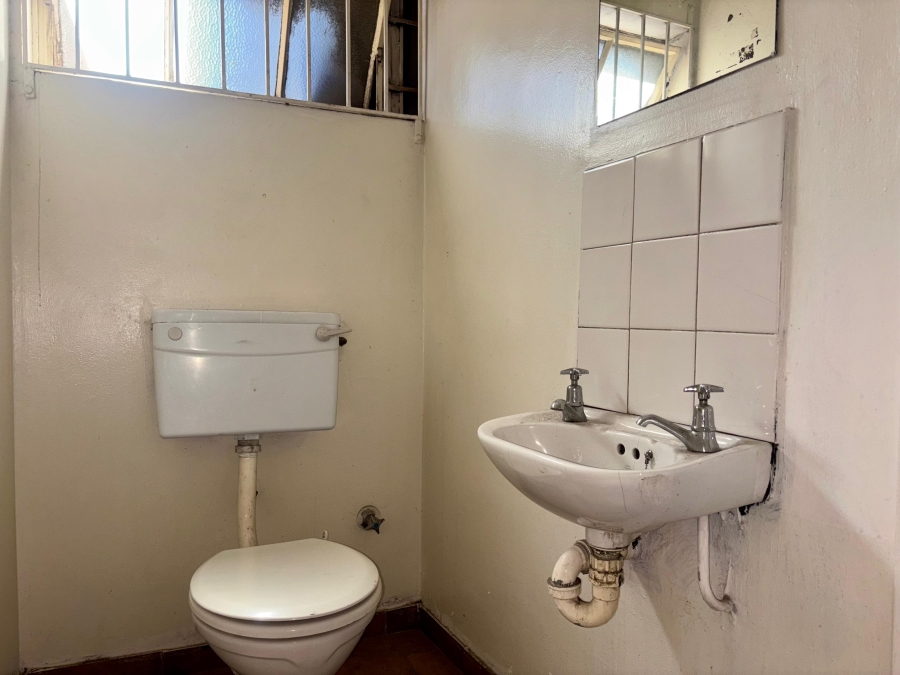 To Let Commercial Property for Rent in Triangle Farm Western Cape